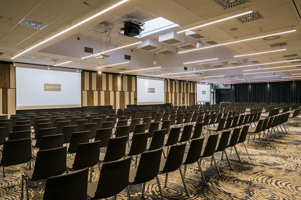 Radisson Blu Hotel. ソポト 設備 写真