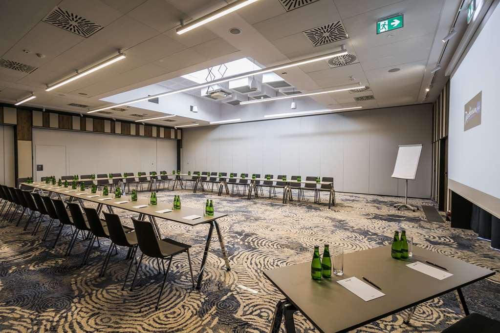 Radisson Blu Hotel. ソポト 設備 写真