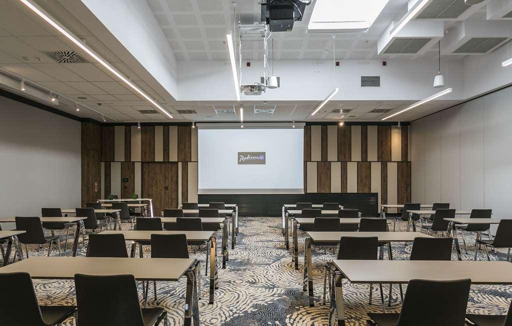 Radisson Blu Hotel. ソポト 設備 写真